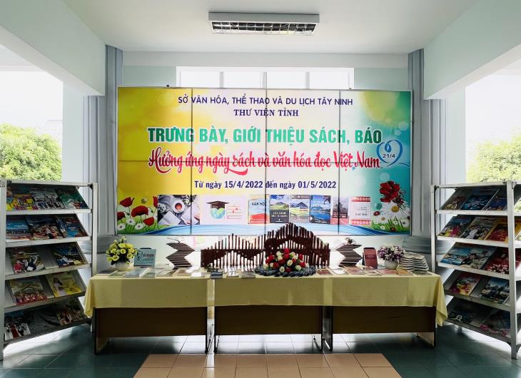 Thư viện tỉnh Tây Ninh trưng bày, giới thiệu sách, báo hưởng ứng Ngày Sách và Văn hóa đọc Việt Nam năm 2022